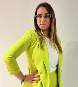 Giulia Gorgone, scrittrice. Prima autrice della collana L.A. Editing e vincitrice del Concorso Letterario L.A. Editing 2023. Autrice di "Bianco e Nero" (2022) e "Giallo Oro" (2024)